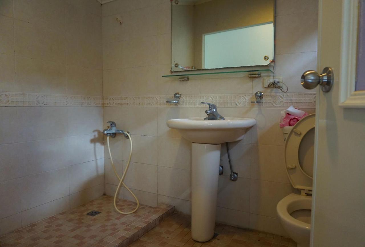 Hua Bin Hotel Yilan ภายนอก รูปภาพ