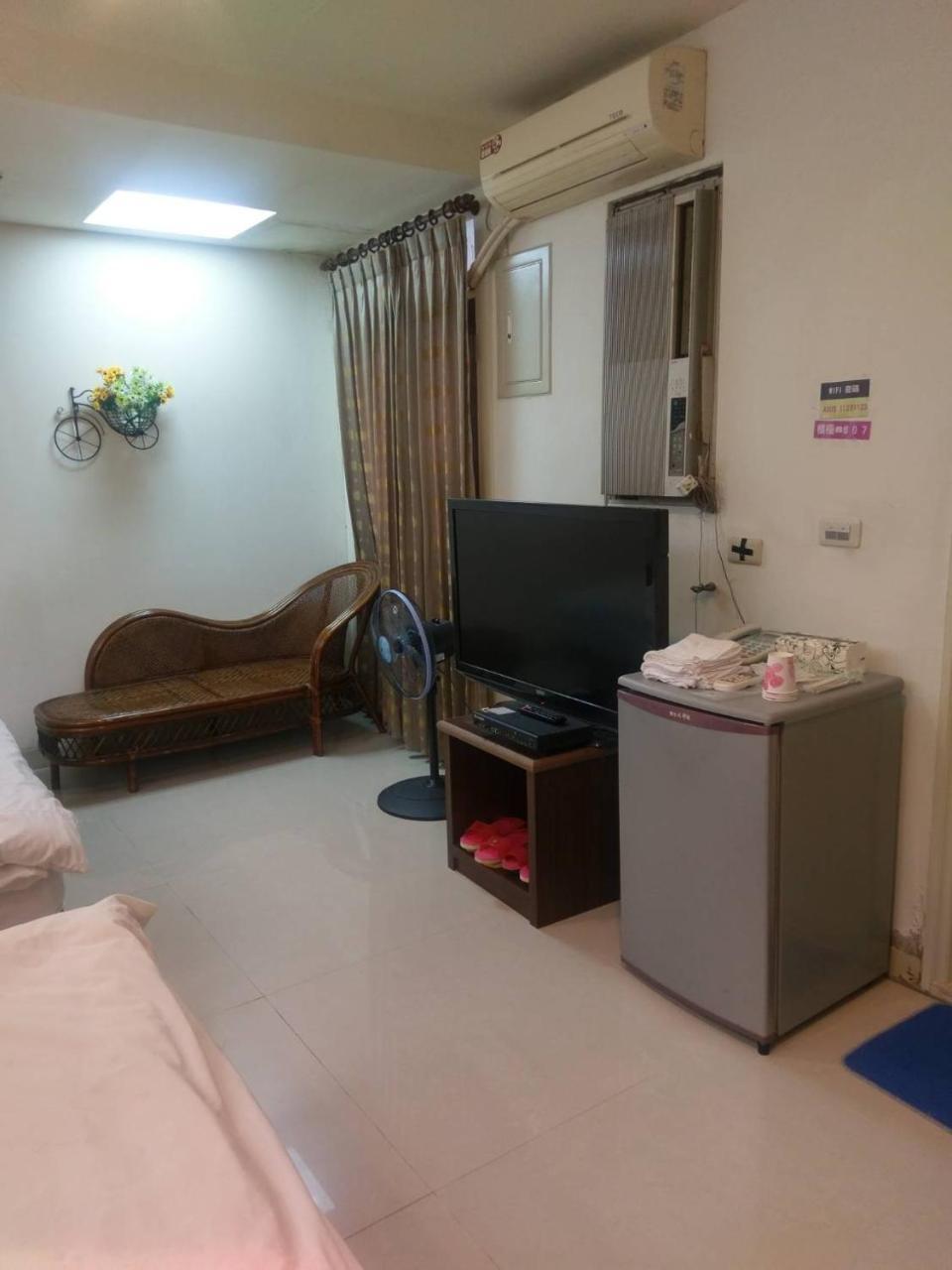 Hua Bin Hotel Yilan ภายนอก รูปภาพ