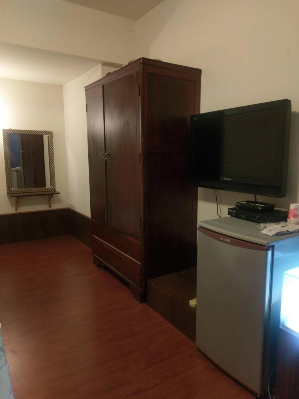 Hua Bin Hotel Yilan ภายนอก รูปภาพ